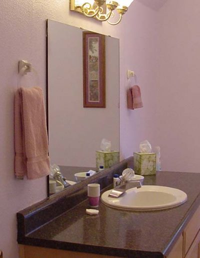 Bathrooms | Rooms at the Apple Blossom Inn